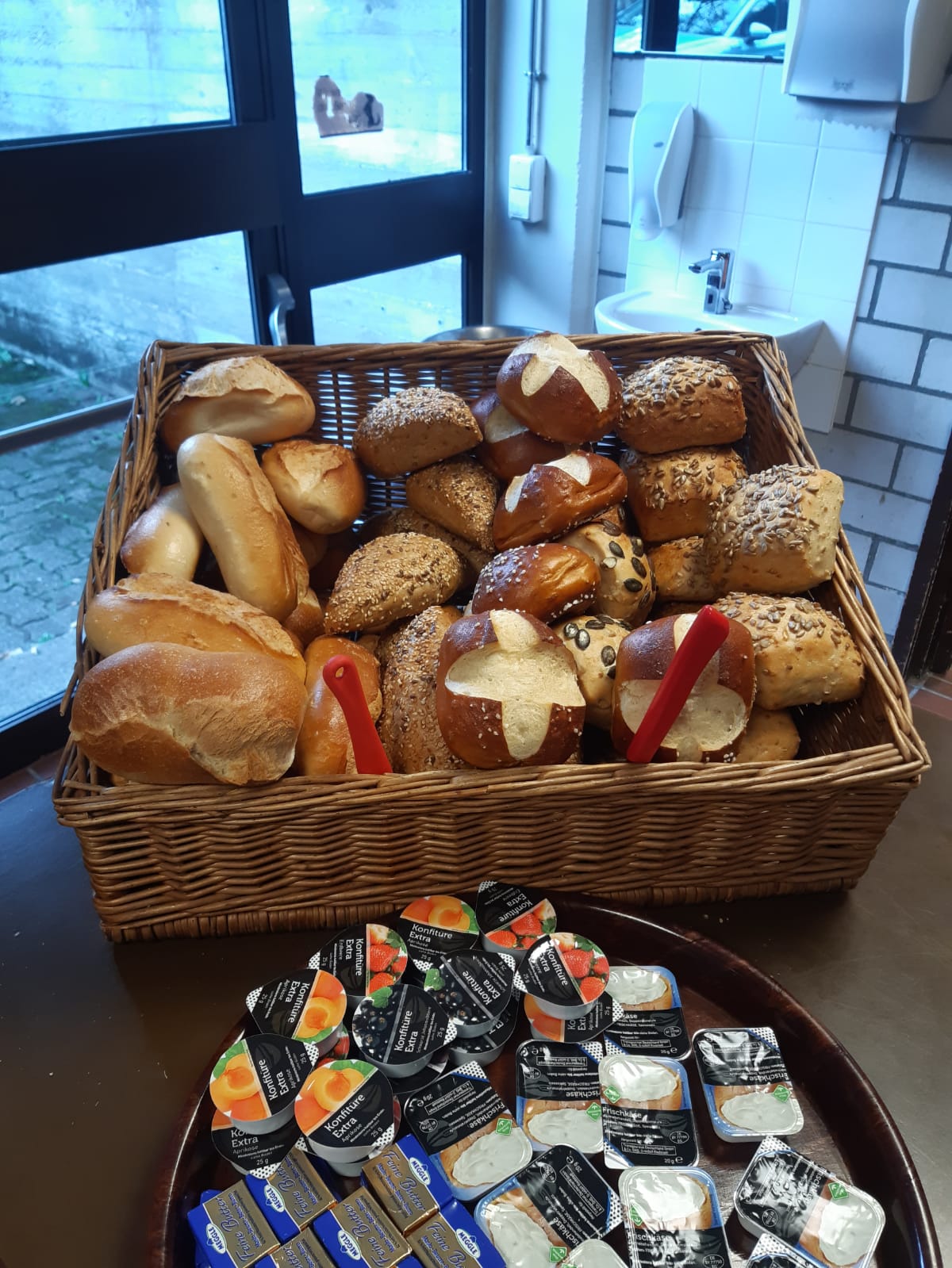 384e3357-56a1-4c73-bcde-1c081e98b539